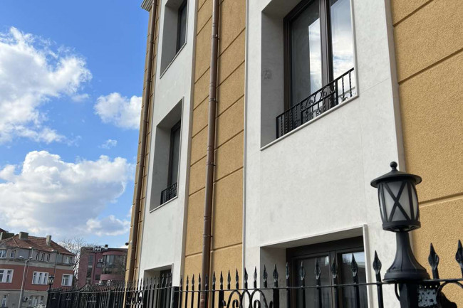 IMG 704ef0bb8aeab637e0e2a7417ec2fc13 V